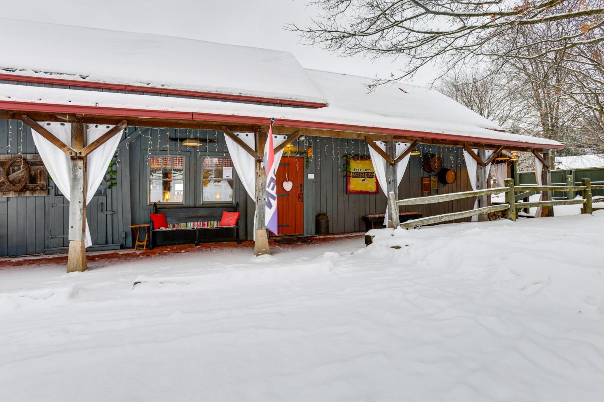 Holiday home Wine Tasting And Trail Access