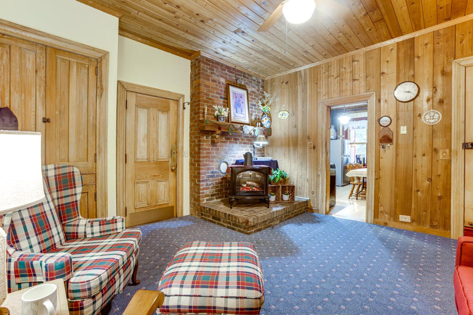Holiday home Wine Tasting And Trail Access